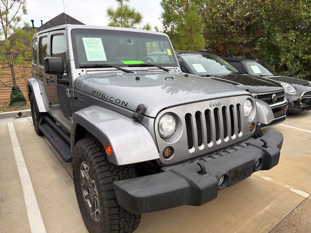 Used 2015 Jeep Wrangler Unlimited Rubicon w/ Connectivity Group AWD/4WD image 2