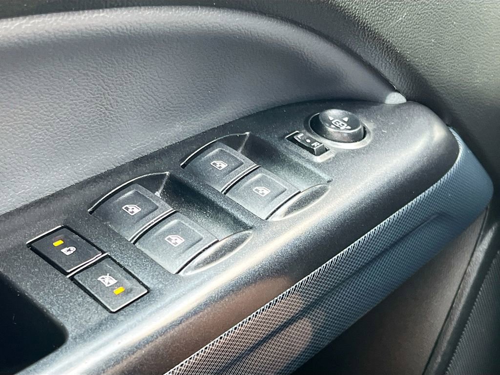 Used 2021 Chevrolet Colorado Z71 AWD/4WD image 17