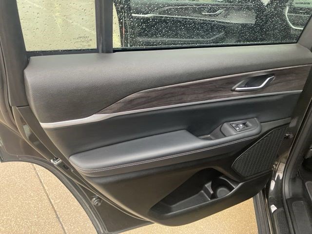 Certified 2023 Jeep Grand Cherokee L Limited image 21