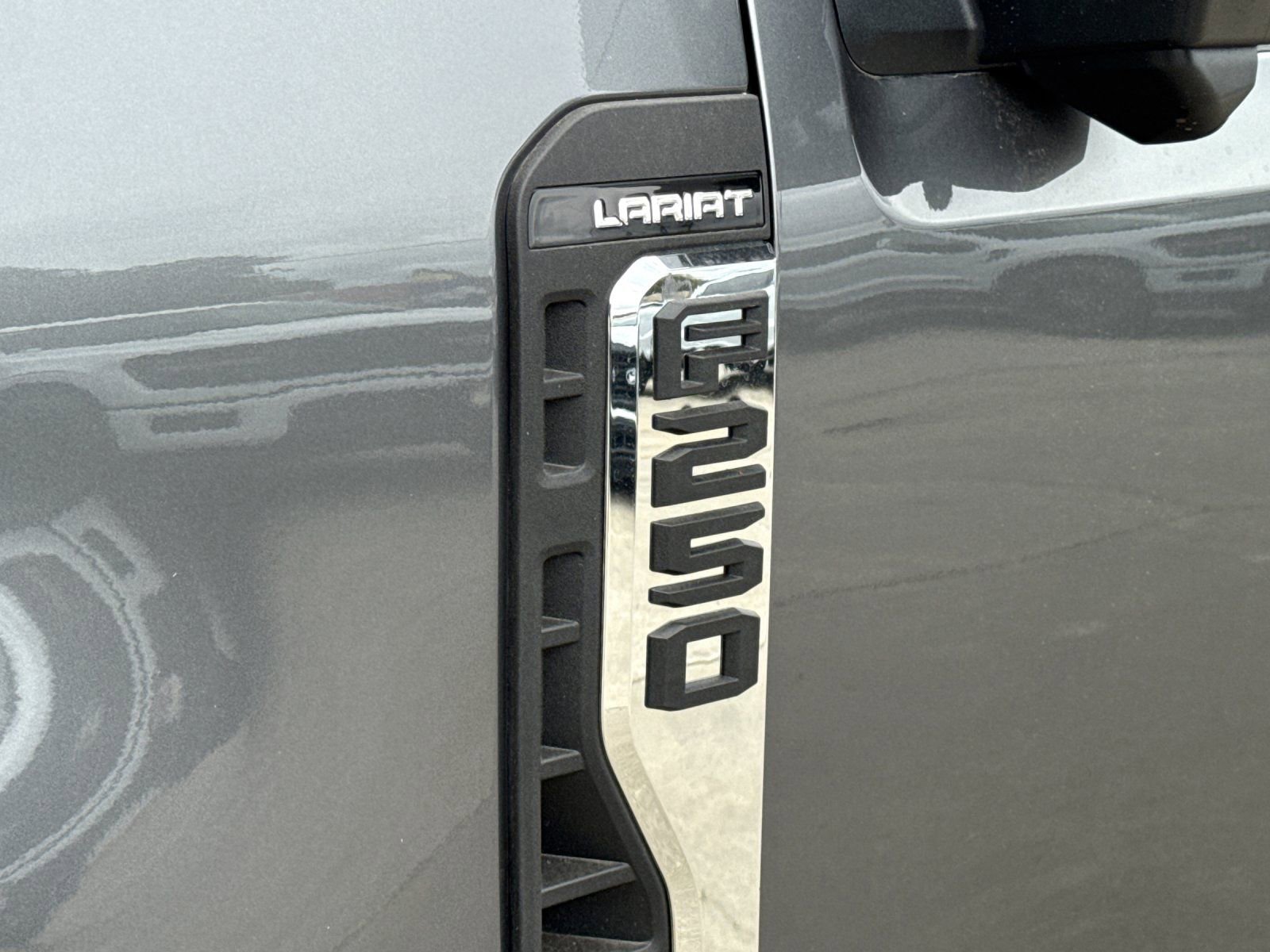 New 2026 Ford F250 Lariat w/ FX4 Off-Road Package image 32