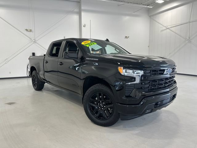 Used 2025 Chevrolet Silverado 1500 RST w/ Convenience Package II AWD/4WD image 4