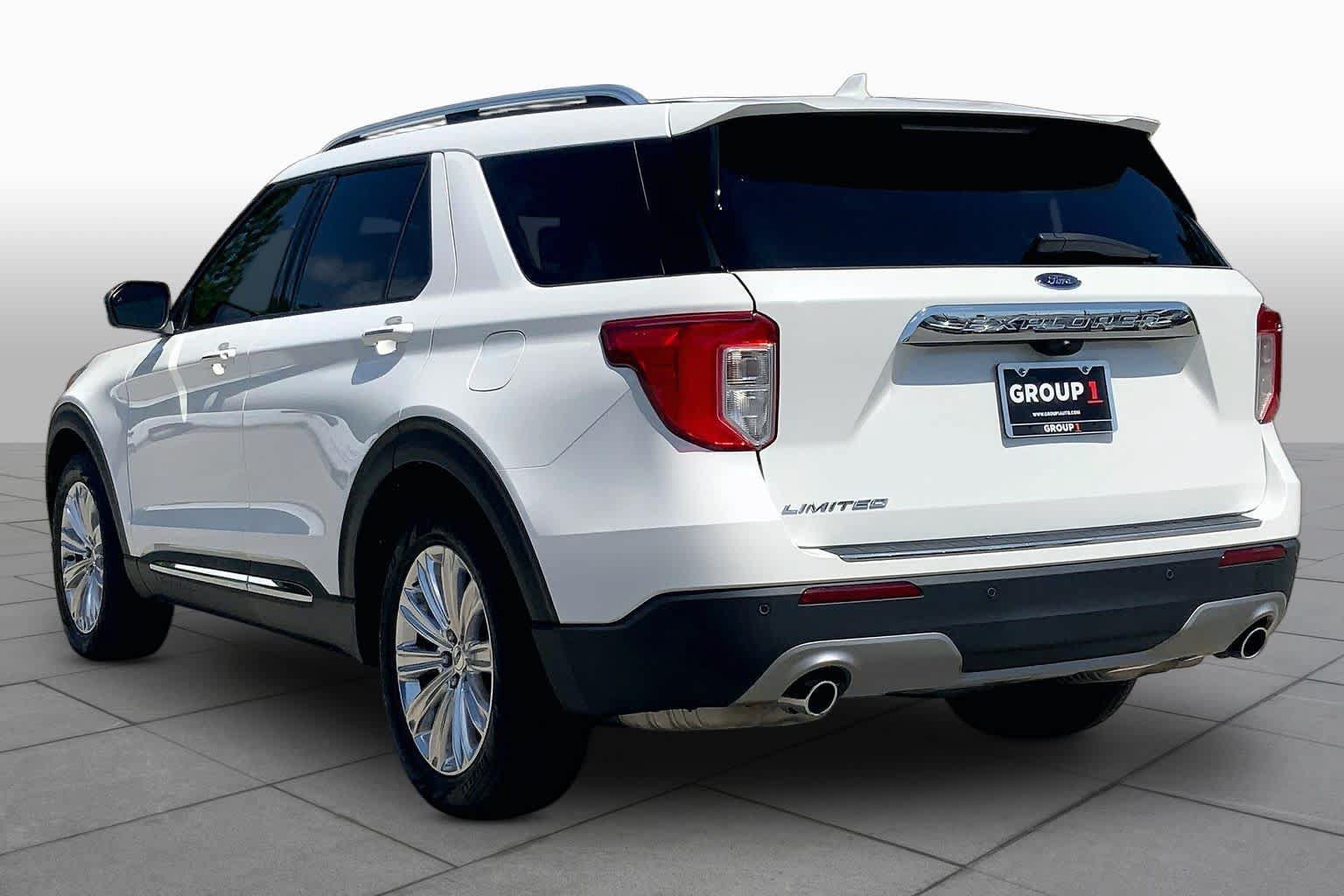 Used 2022 Ford Explorer Limited w/ Equipment Group 301A RWD image 12