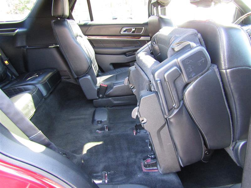 Used 2017 Ford Explorer Platinum image 46