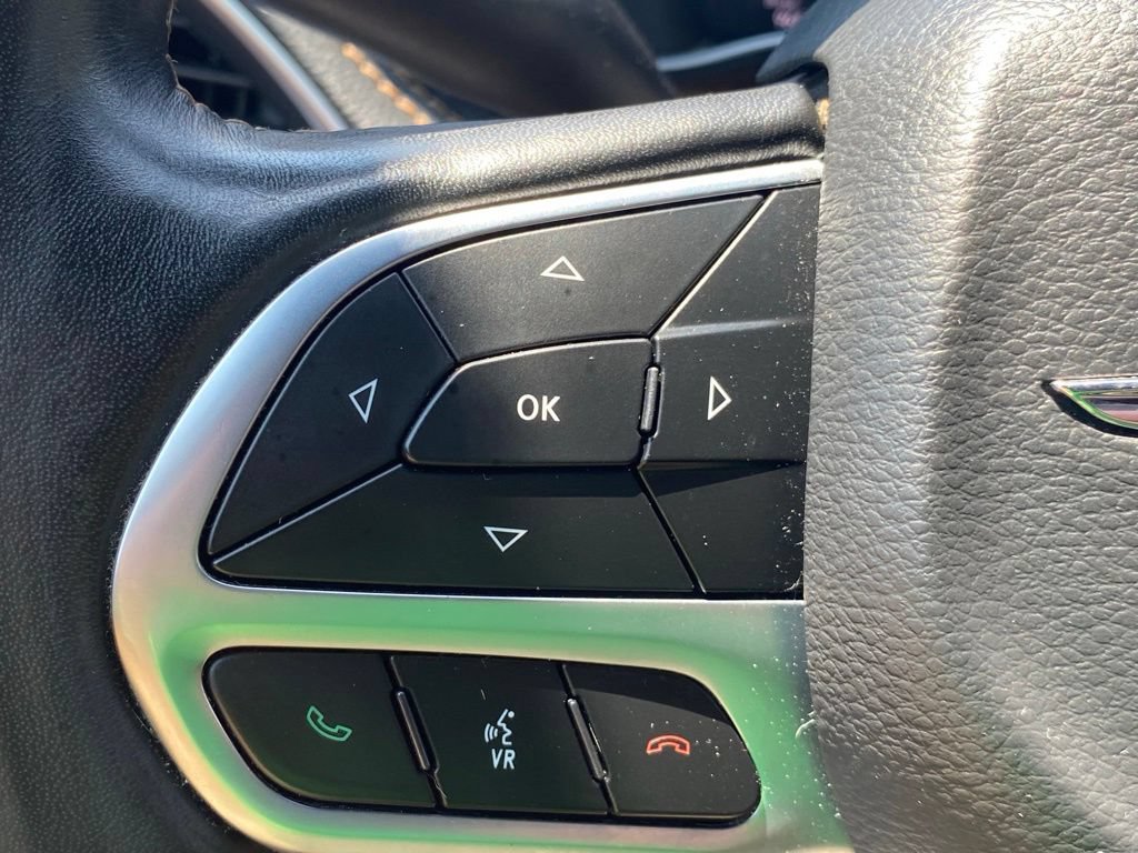 Used 2021 Chrysler Pacifica Pinnacle FWD image 28