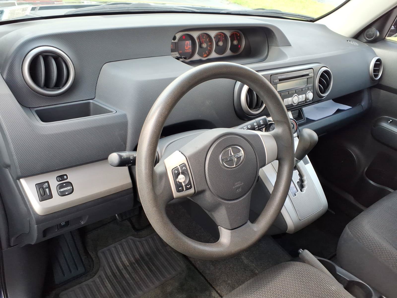 Used 2008 Scion xB FWD image 8