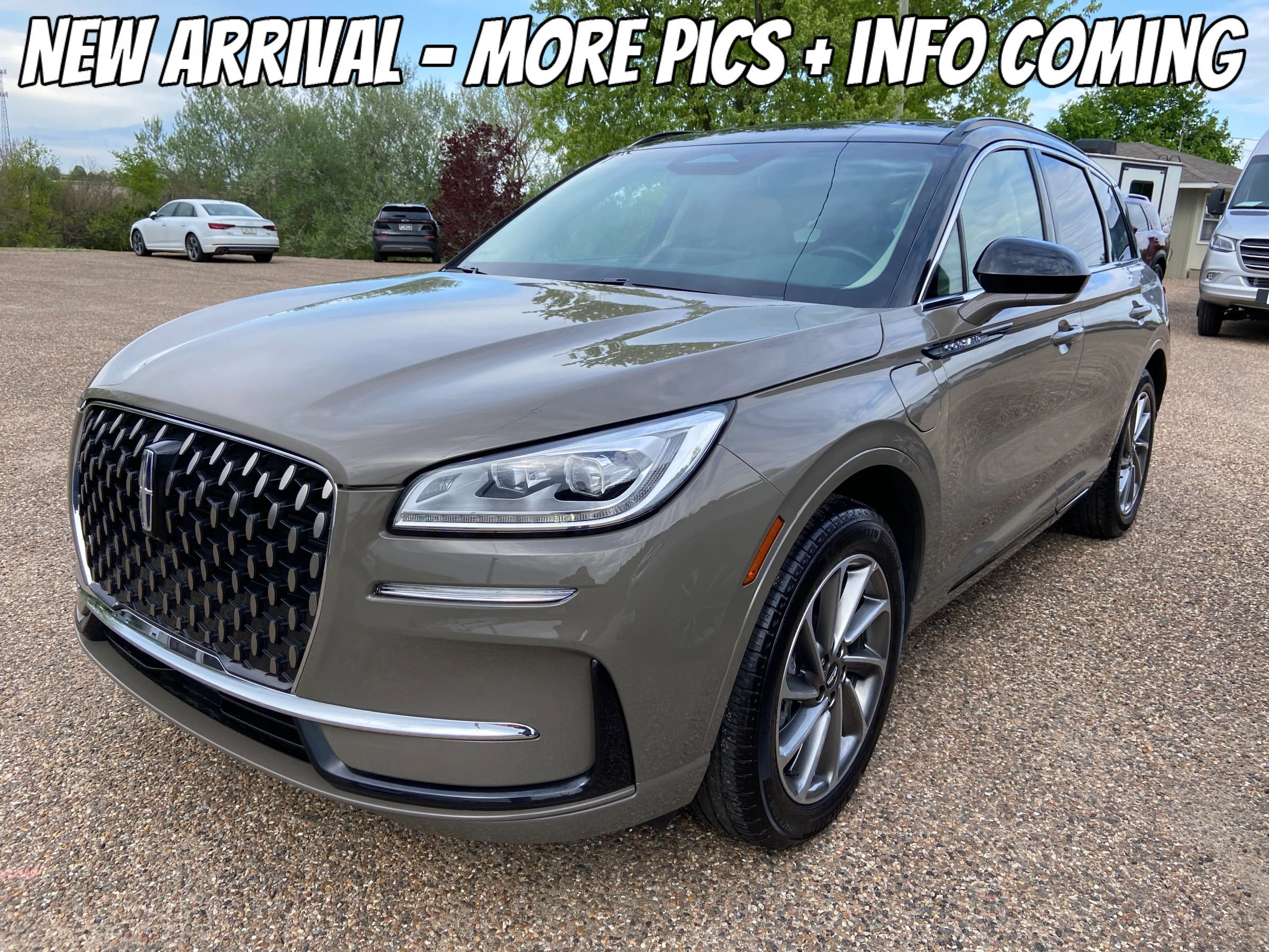 Used 2025 Lincoln Corsair Grand Touring AWD/4WD image 1