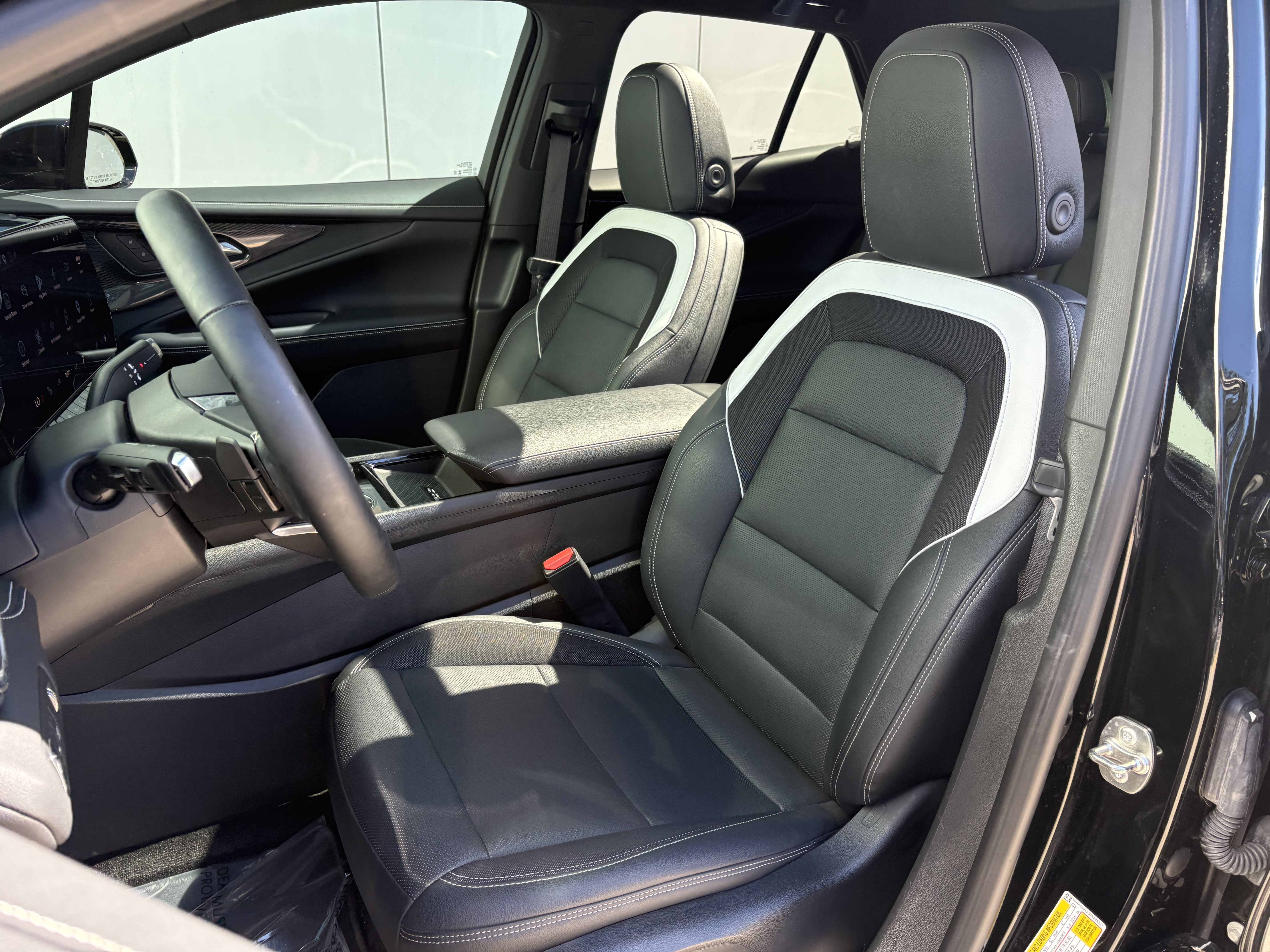 Used 2024 Chevrolet Blazer EV LT AWD/4WD image 11