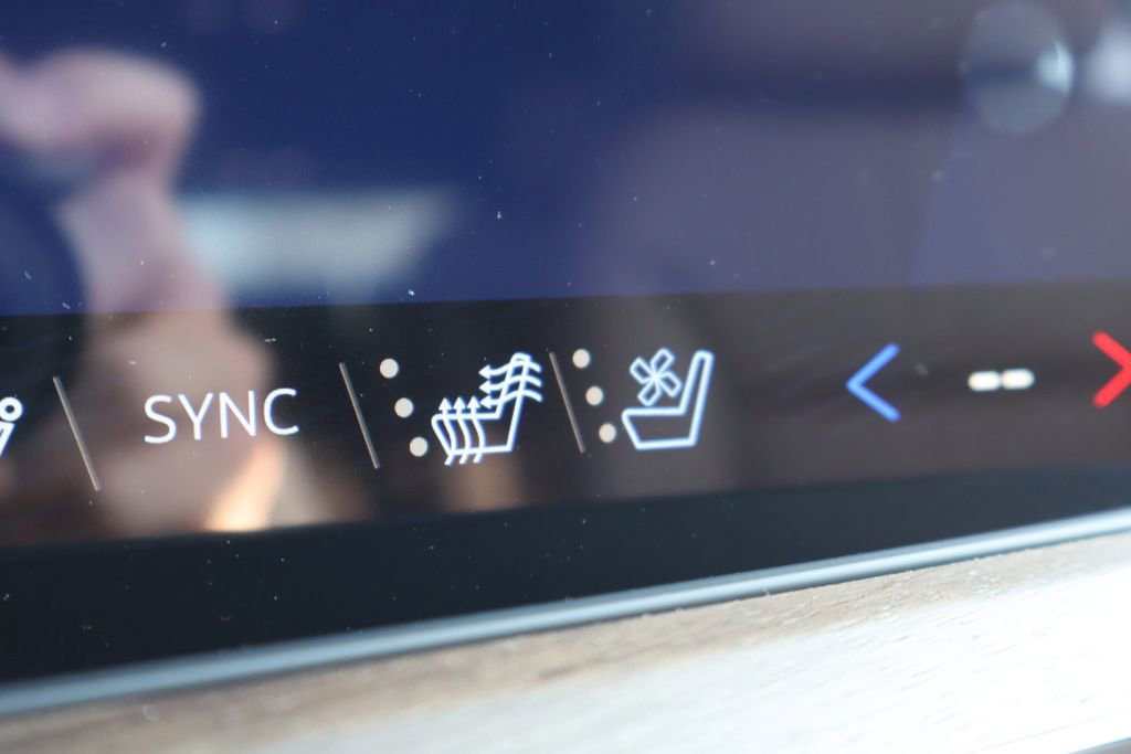 New 2026 Chevrolet Suburban High Country image 23