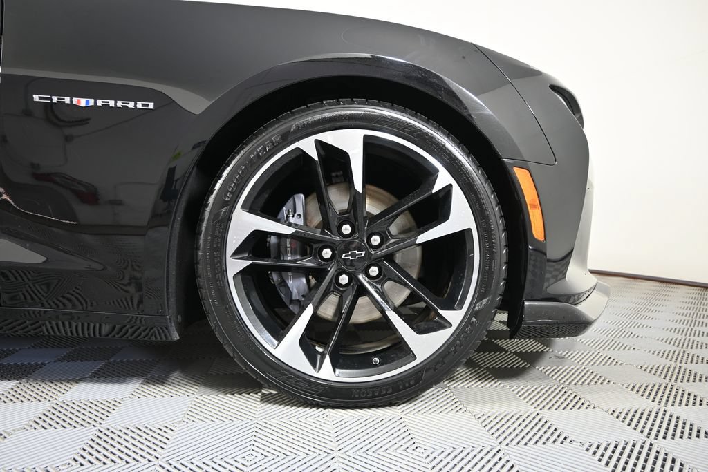 Used 2018 Chevrolet Camaro SS RWD image 11