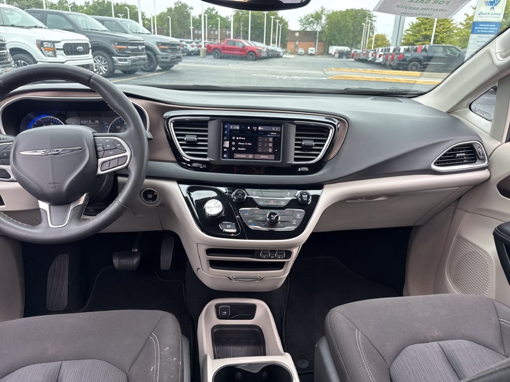 Used 2023 Chrysler Voyager LX FWD image 20
