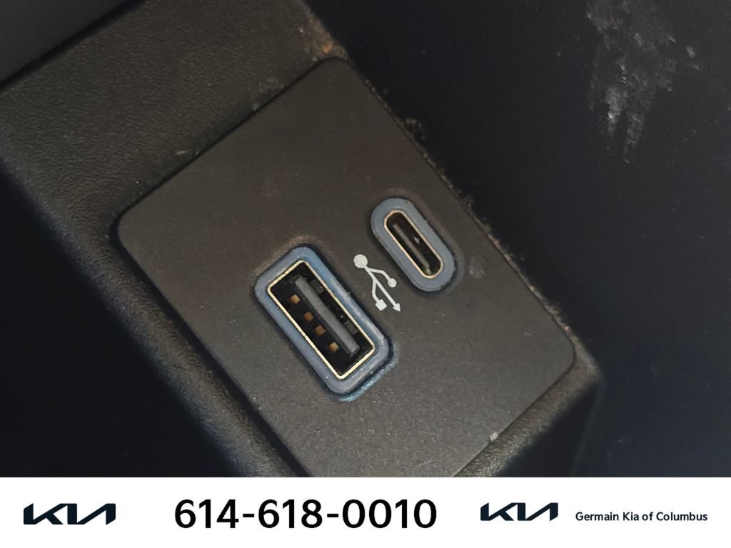 Used 2022 Ford Edge Titanium AWD/4WD image 32