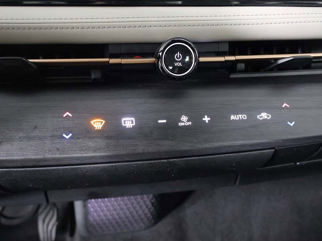 Used 2023 Nissan Ariya ENGAGE image 46