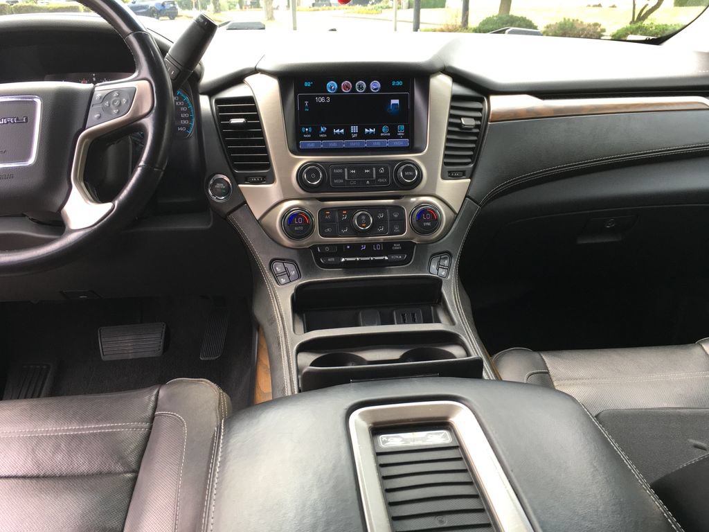 Used 2020 GMC Yukon XL Denali AWD/4WD image 24