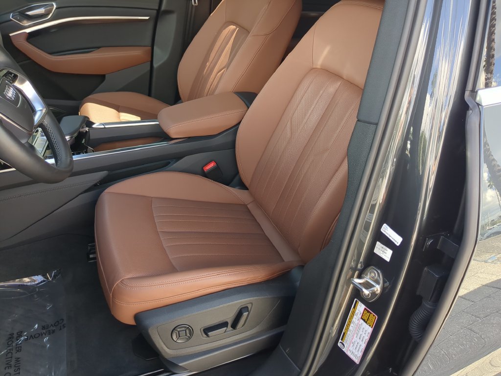 Used 2024 Audi Q8 e-tron Premium Plus w/ Premium Plus Package AWD/4WD image 21