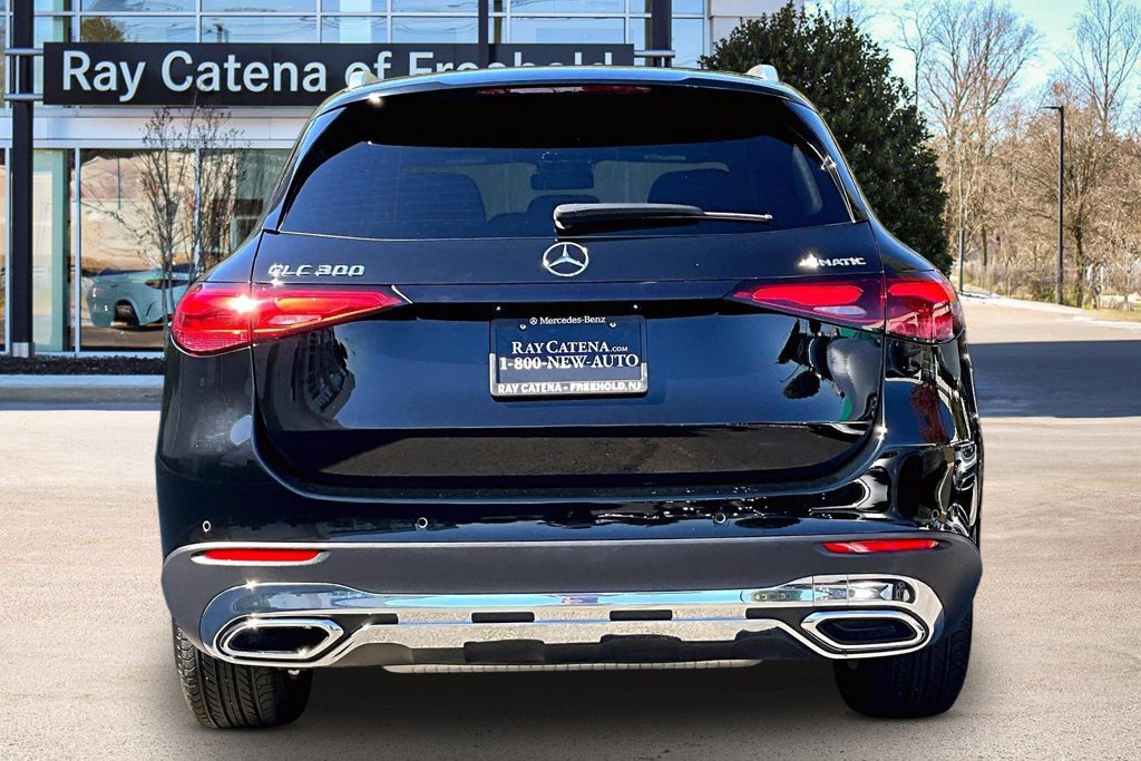 Used 2023 Mercedes-Benz GLC 300 4MATIC image 4