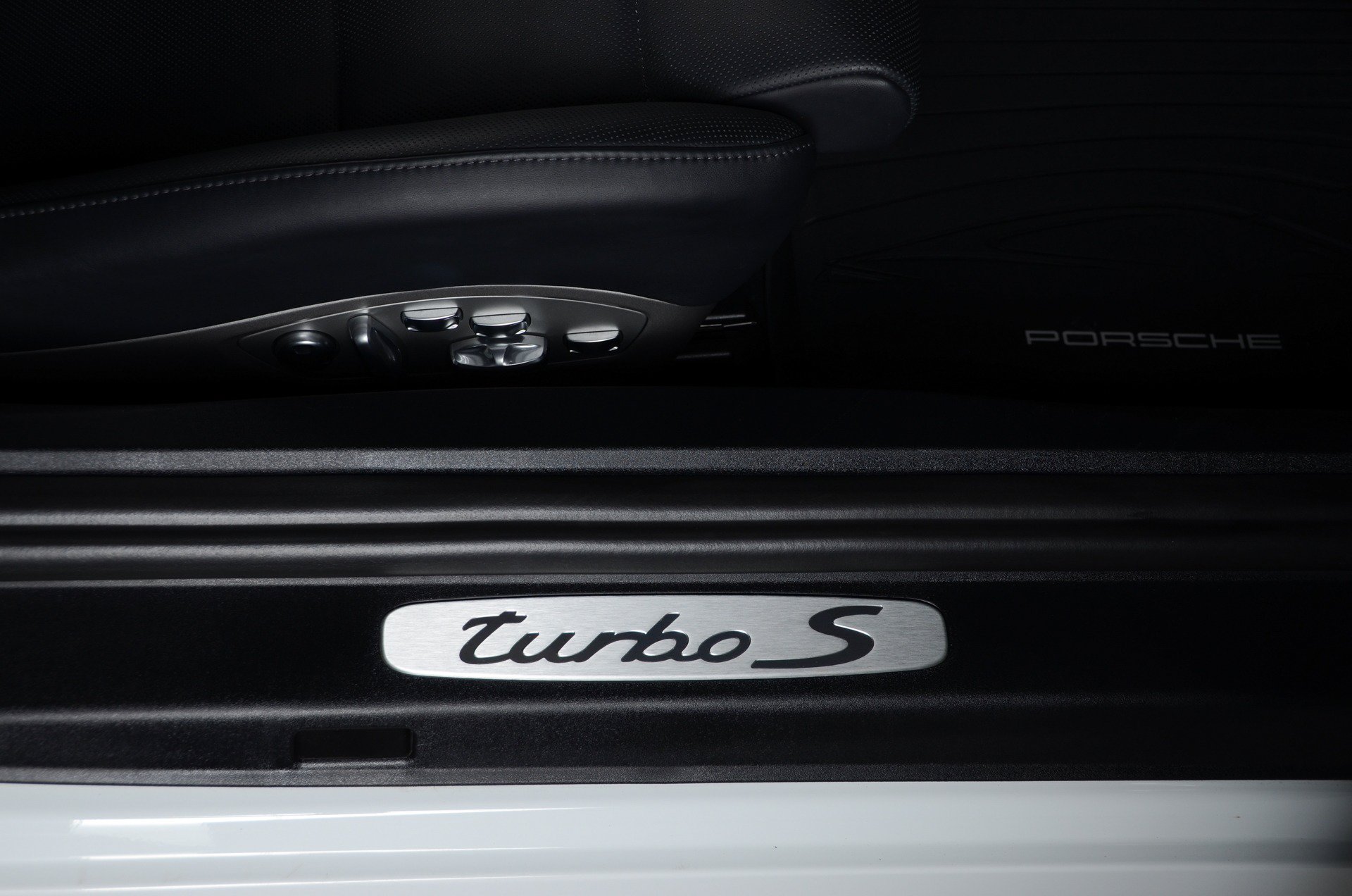 Used 2014 Porsche 911 Turbo S AWD/4WD image 17
