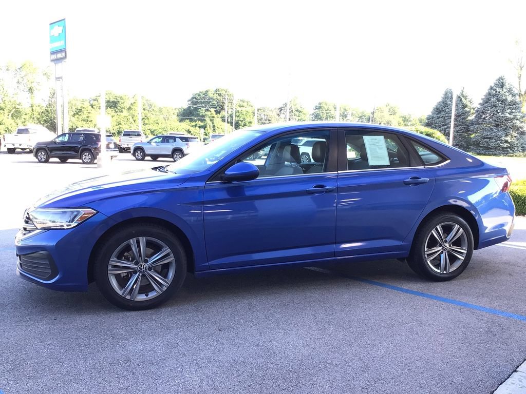 Used 2024 Volkswagen Jetta SE FWD image 11