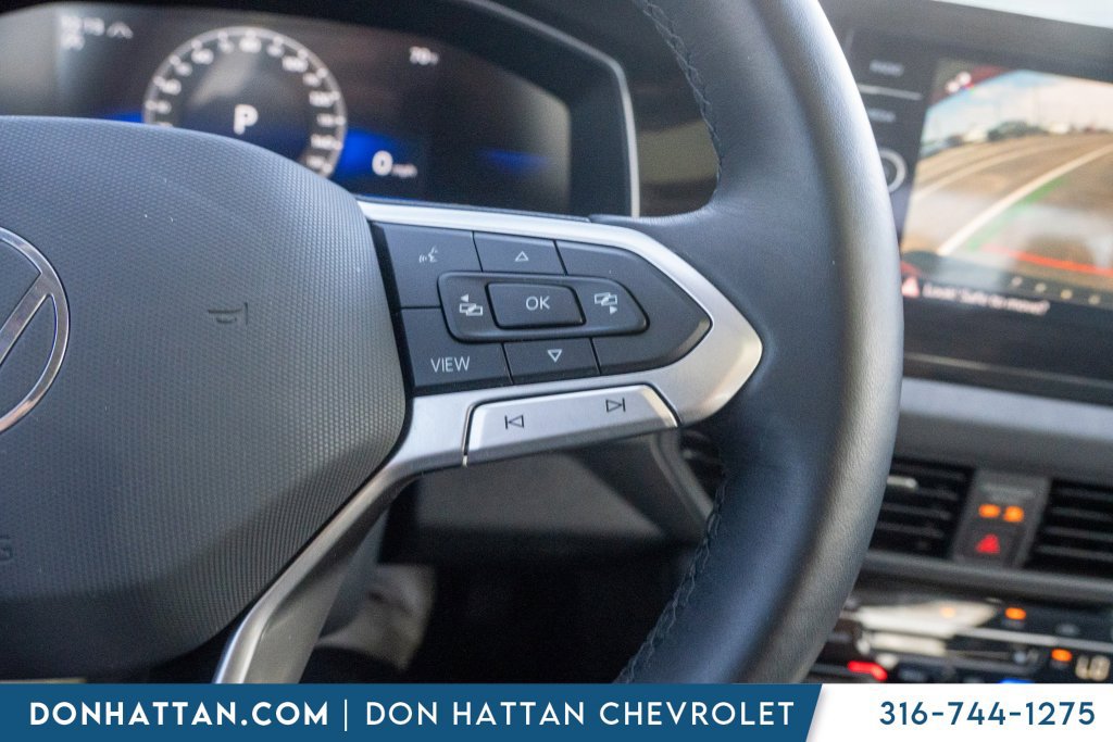 Used 2025 Volkswagen Jetta SE FWD image 13