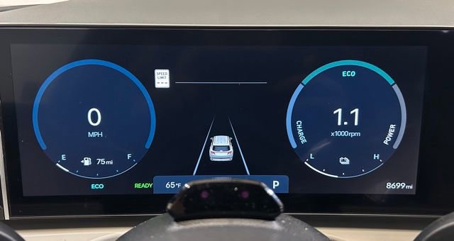 Used 2025 Hyundai Tucson Limited AWD/4WD image 32