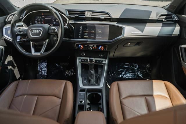 Used 2021 Audi Q3 2.0T Premium Plus w/ Premium Plus Package image 3