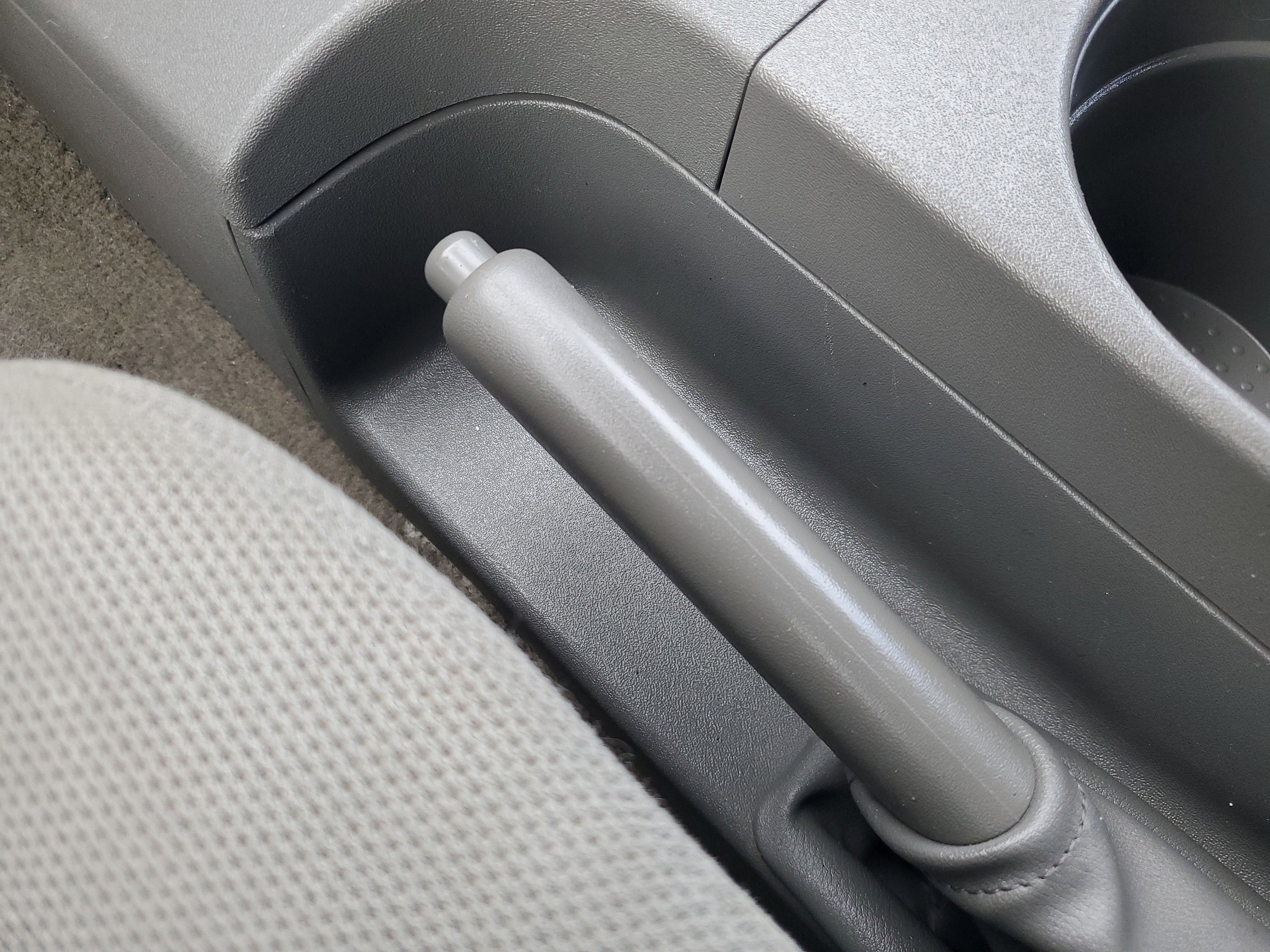 Used 2011 Nissan Frontier SV image 25