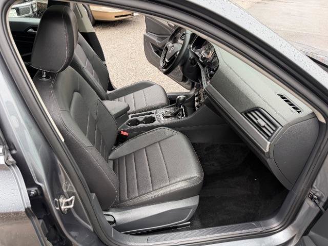 Used 2021 Volkswagen Jetta SE image 36