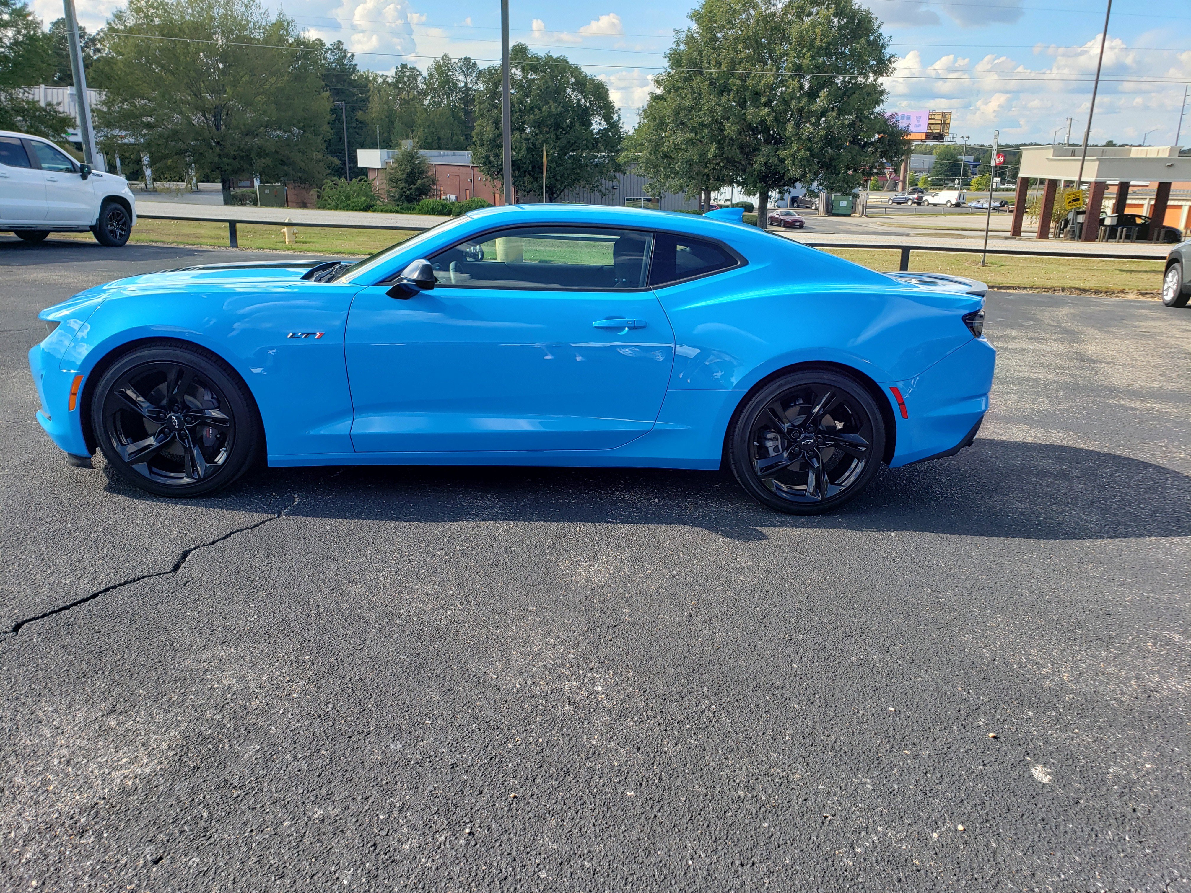Used 2022 Chevrolet Camaro LT w/ RS Package image 6