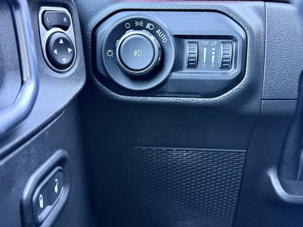 Used 2021 Jeep Wrangler Unlimited Rubicon w/ Xtreme Recon 35" Tire Package image 12