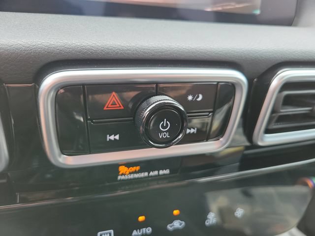 Used 2026 Nissan Sentra SR w/ Floor Mat Package FWD image 22