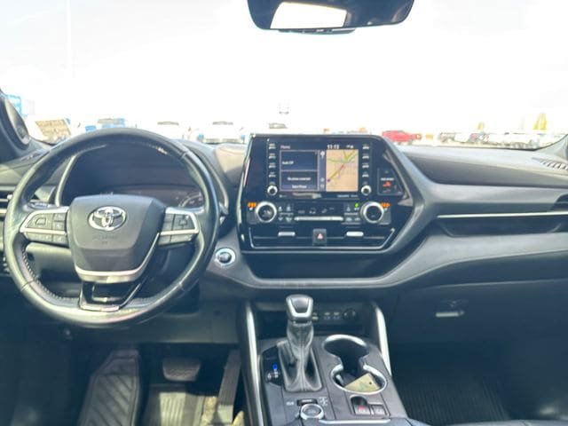 Used 2022 Toyota Highlander XSE AWD/4WD image 12