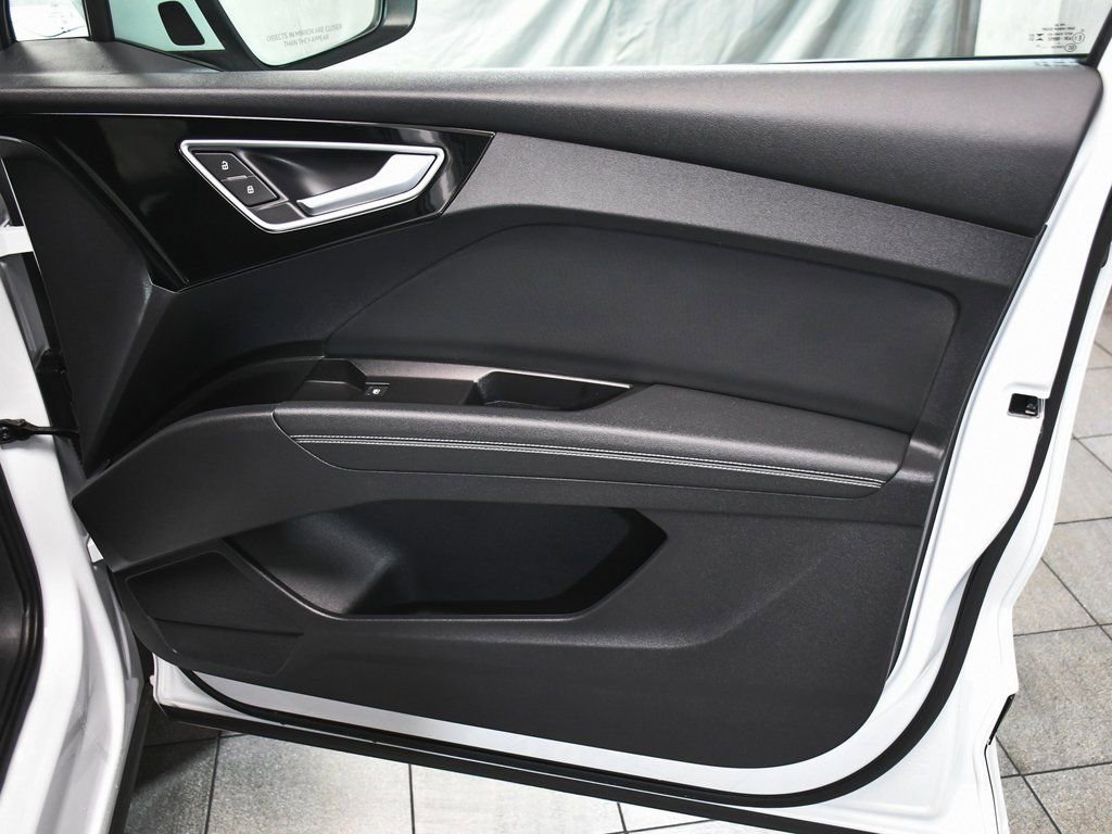 Used 2024 Audi Q4 e-tron Premium Plus w/ Premium Plus image 15