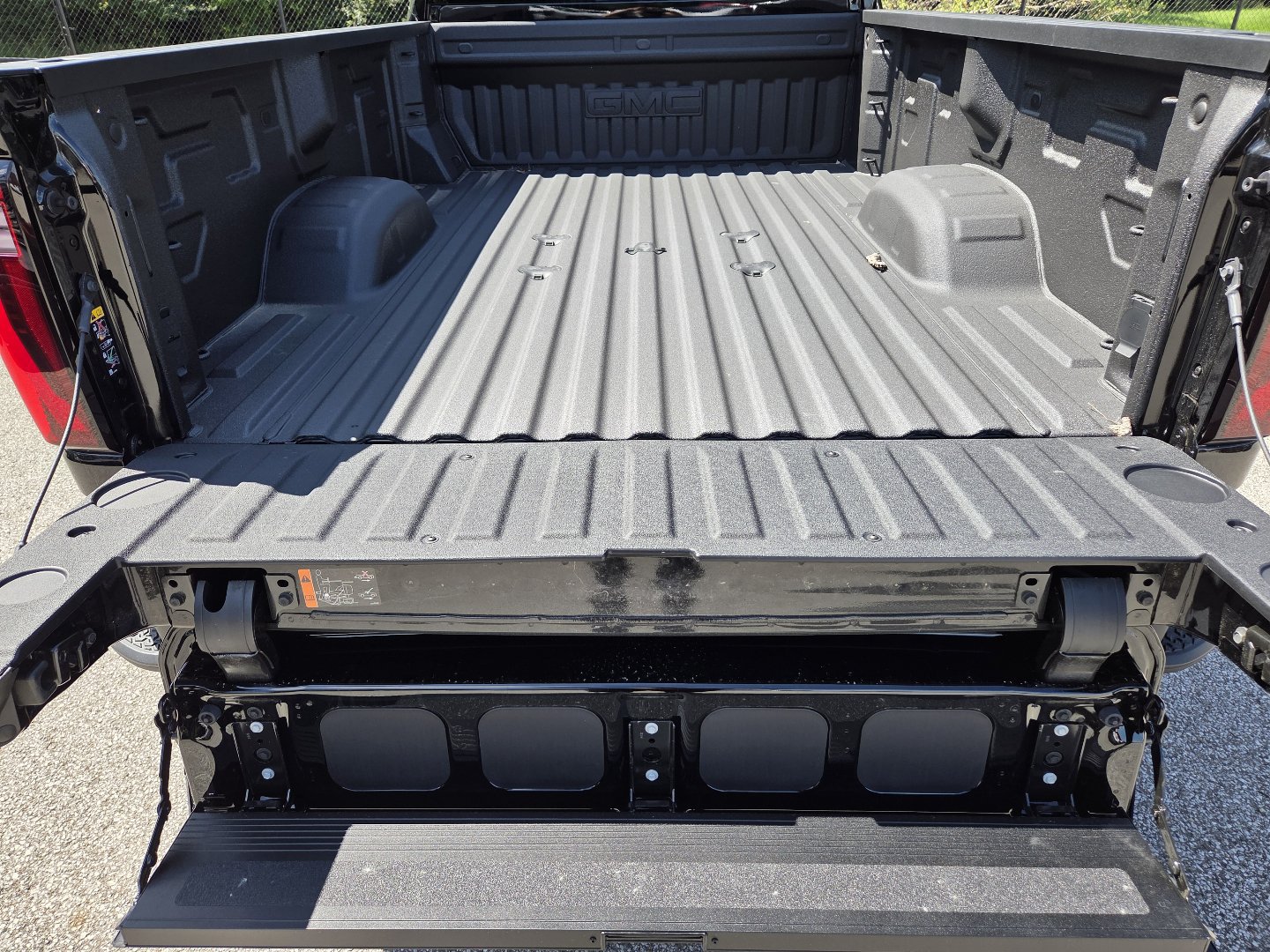 New 2026 GMC Sierra 3500 SLT w/ SLT Premium Package AWD/4WD image 24