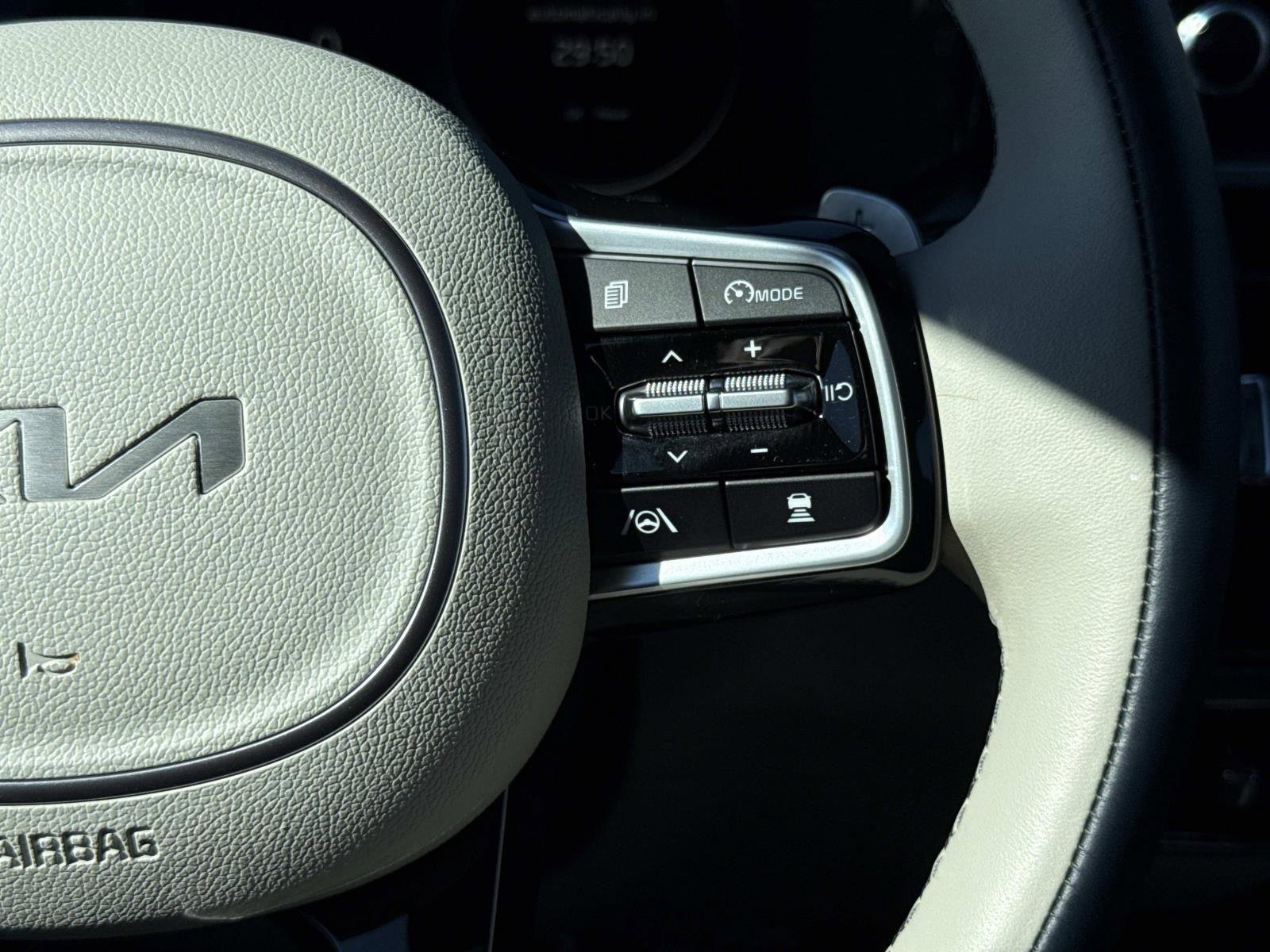 Used 2023 Kia Sorento SX Prestige image 8