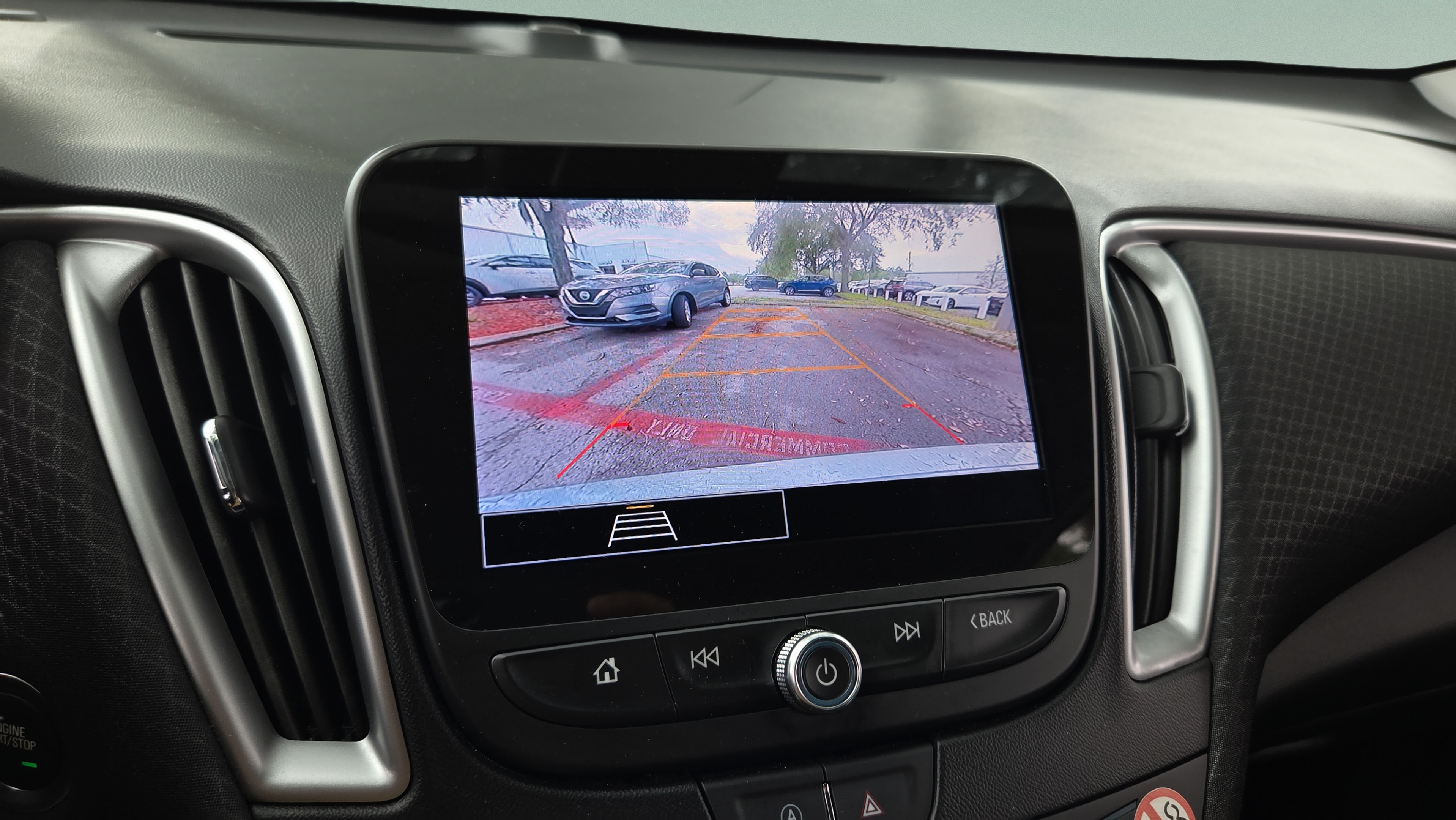 Used 2024 Chevrolet Malibu LT FWD image 19