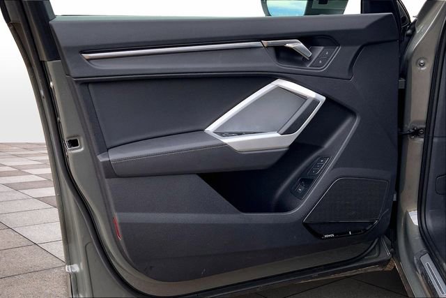 Used 2023 Audi Q3 2.0T Premium Plus w/ Premium Plus Package image 26