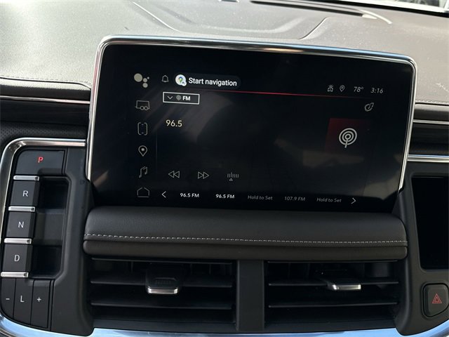 Used 2023 GMC Yukon SLT w/ SLT Luxury Package image 24