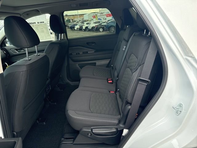 New 2026 Nissan Pathfinder SV w/ SV Premium Package AWD/4WD image 11