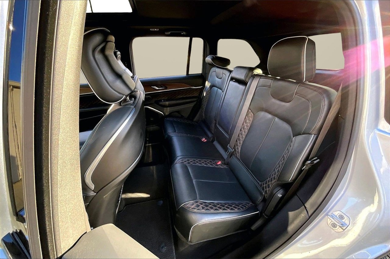 Certified 2025 Jeep Grand Cherokee Summit image 23