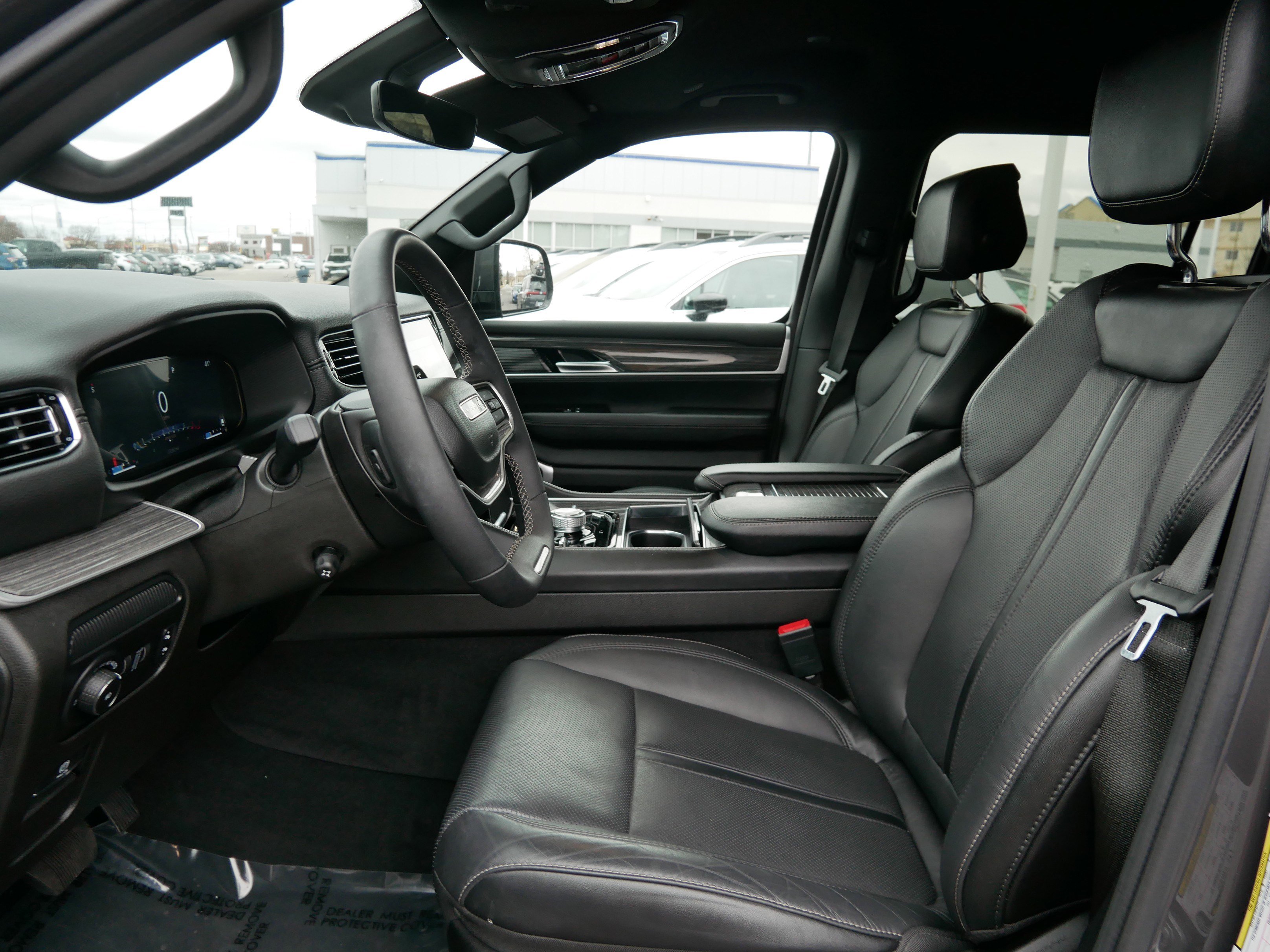 Used 2022 Jeep Wagoneer Series III image 32