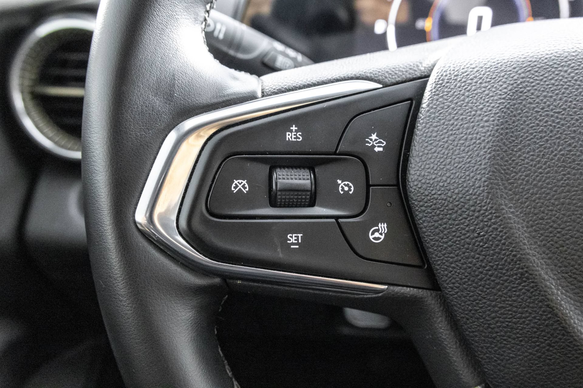 Used 2024 Chevrolet Trax ACTIV w/ Driver Confidence Package FWD image 25