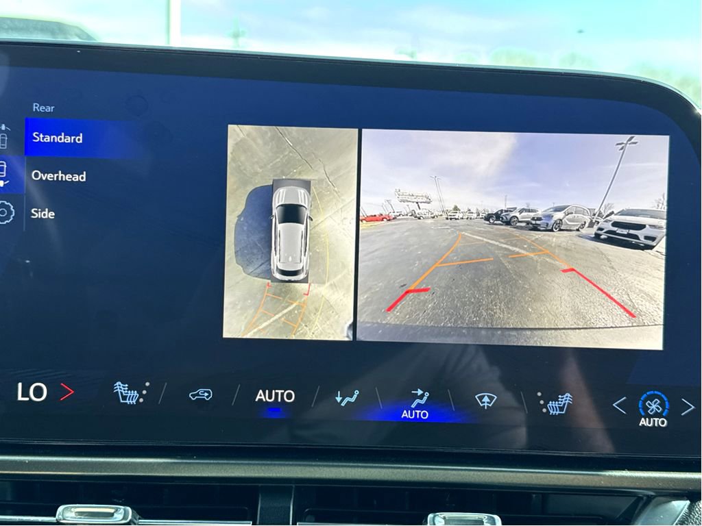 Used 2025 Chevrolet Equinox EV LT w/ Comfort Package FWD image 19