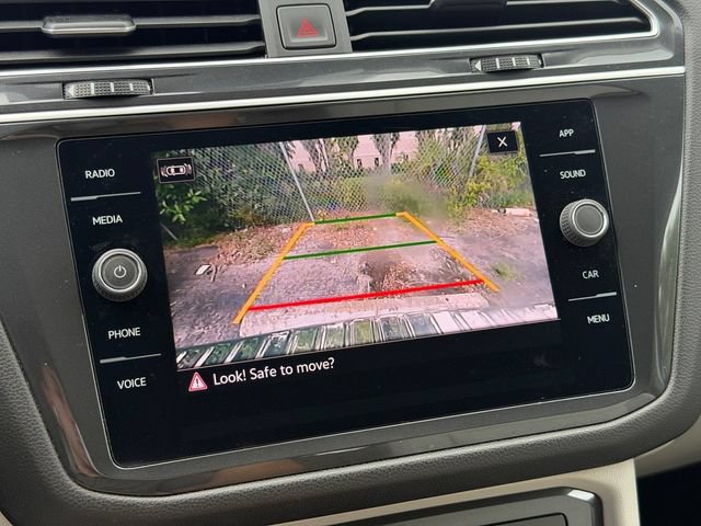 Certified 2024 Volkswagen Tiguan SE FWD image 23