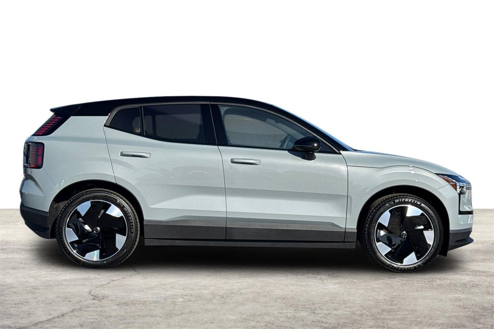 New 2026 Volvo EX30 Plus w/ Protection Package Premier image 8