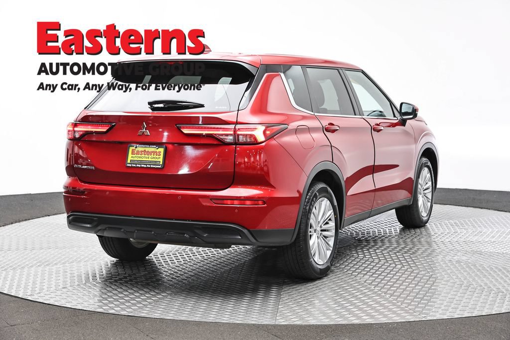 Used 2024 Mitsubishi Outlander ES AWD/4WD image 5
