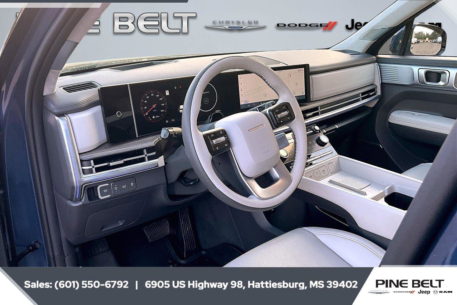 Used 2025 Hyundai Santa Fe Calligraphy image 12