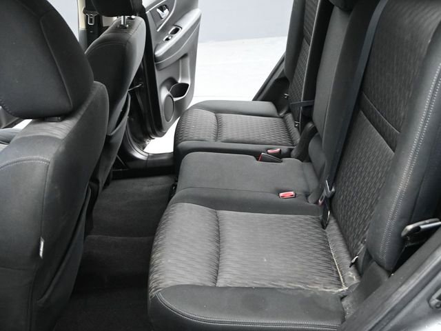 Used 2018 Nissan Rogue SV image 15