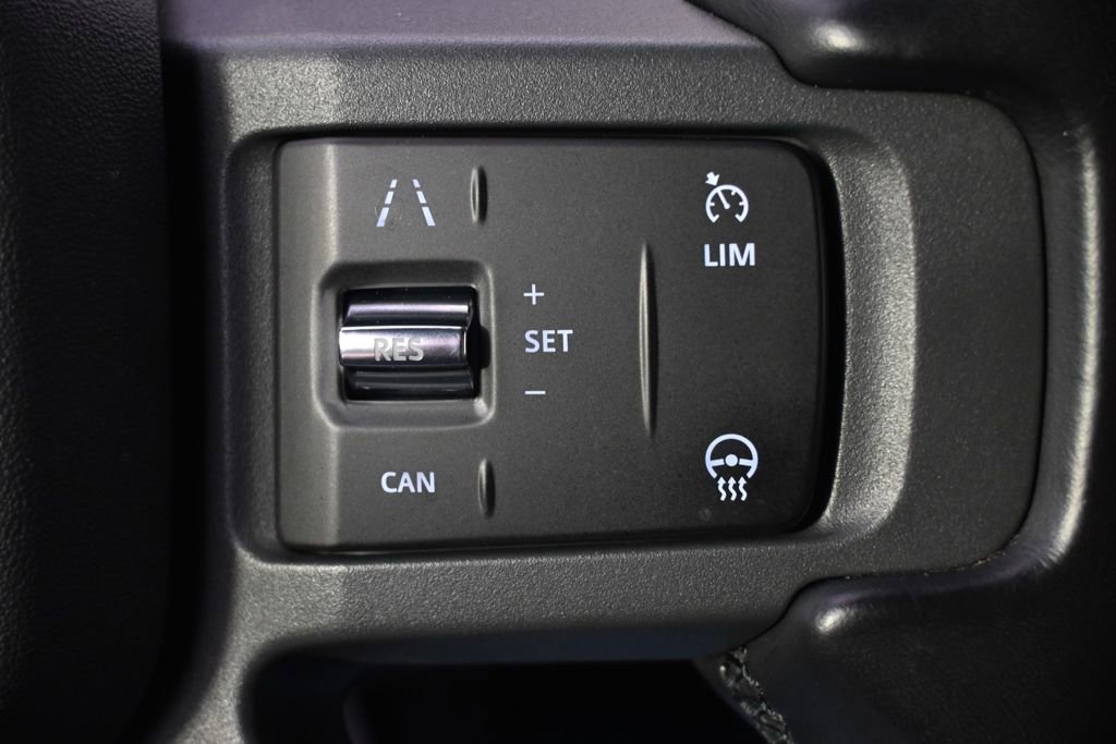 Used 2022 Land Rover Defender 110 X-Dynamic SE AWD/4WD image 32