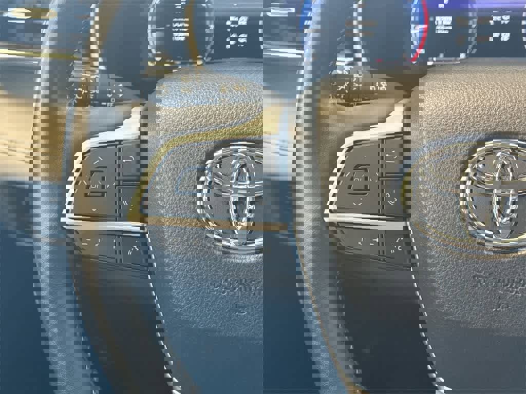 Used 2023 Toyota Highlander Limited image 26