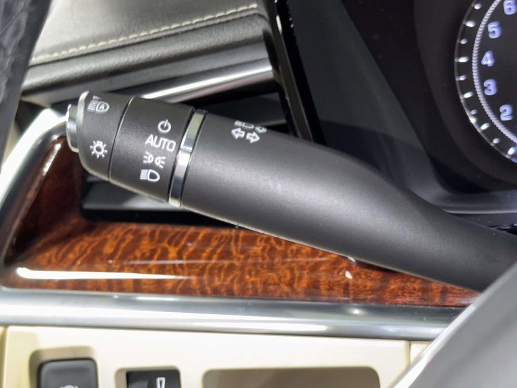 Used 2017 Cadillac XT5 Luxury w/ Driver Awareness Package image 28