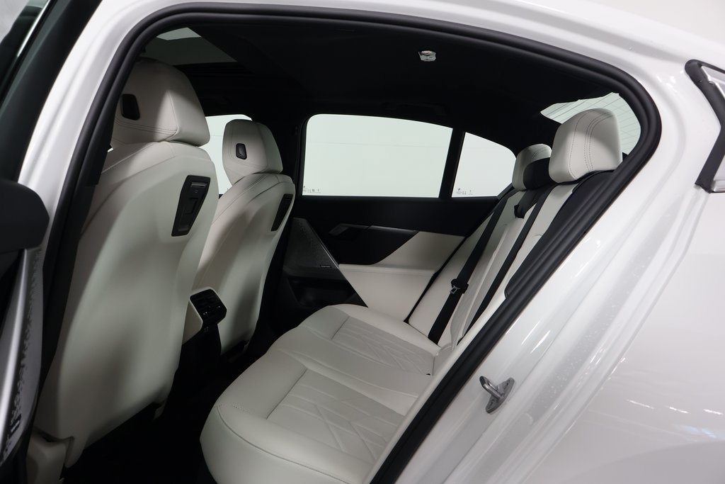 New 2027 BMW 530i w/ Premium Package RWD image 6